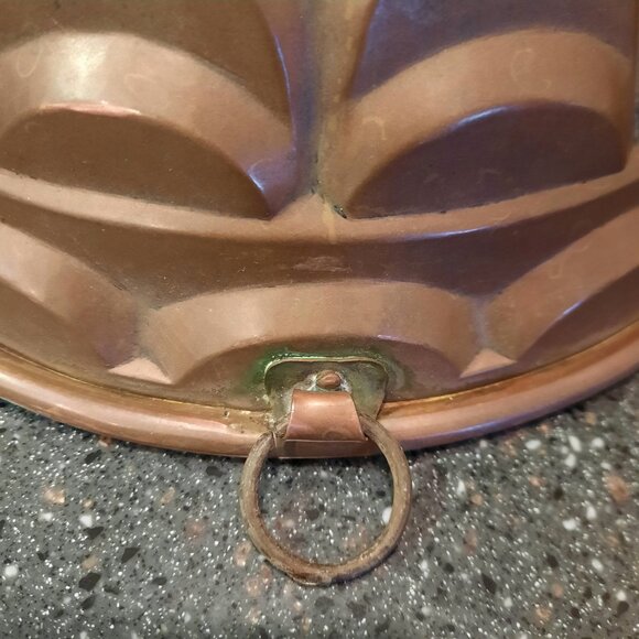 Vintage Large Copper Bundt Pan, 10.5" x 4" Deep - Picture 4 of 7